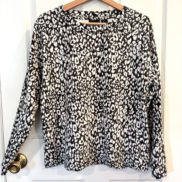 Tahari Tops - Tahari Black & White Animal Print Long Sleeve Top Size L